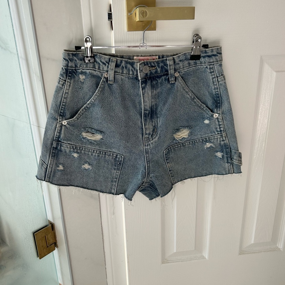 Signature 8 Blue Distressed cargo Jean Shorts High-Waisted size small